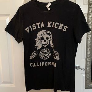Vista kicks band tee